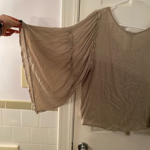 unique spectrum flowy green blouse - Picture 6 of 6